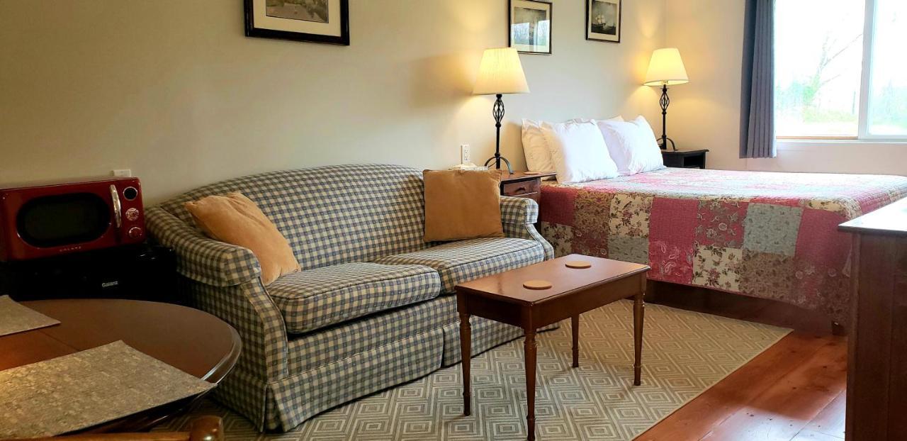 Hawks House Inn Walpole ภายนอก รูปภาพ