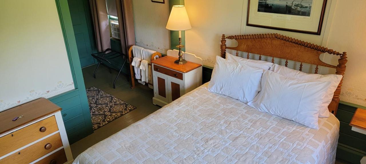 Hawks House Inn Walpole ภายนอก รูปภาพ